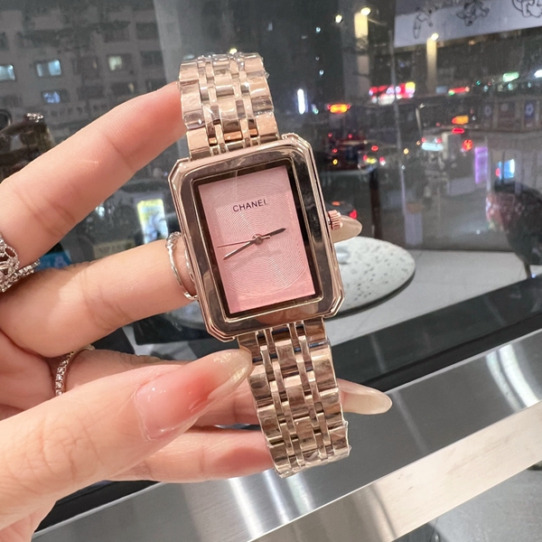 ブランド時計角部分ディテール